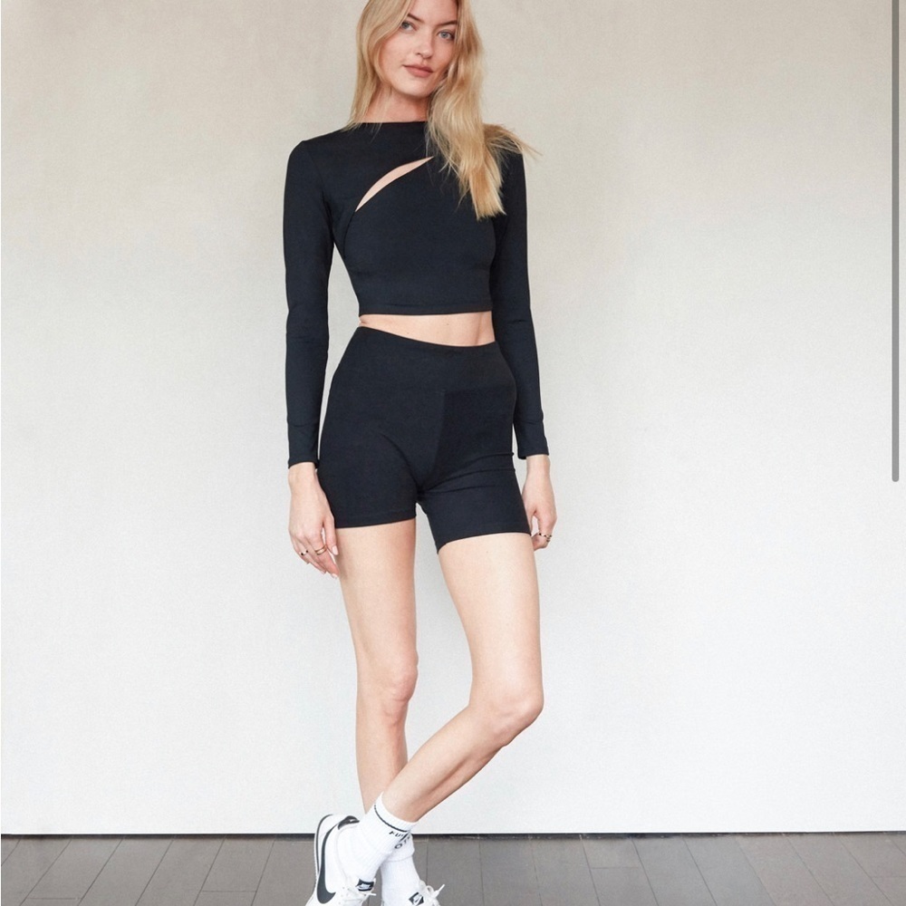 A.L.C. x Bandier Elliptical Long Sleeve Cut Out Crop Top
